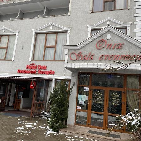 Hotel Onix Roman Exteriör bild